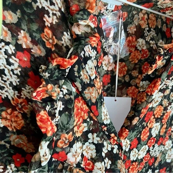 MISA Jacinda Floral Safari Top - Picture 7 of 10